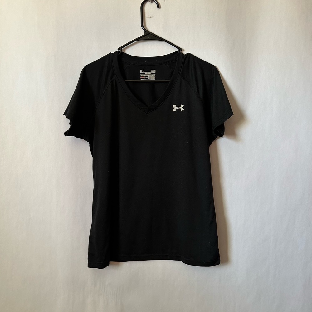 2/$15!!! Women’s Under Armour Shirt Size L